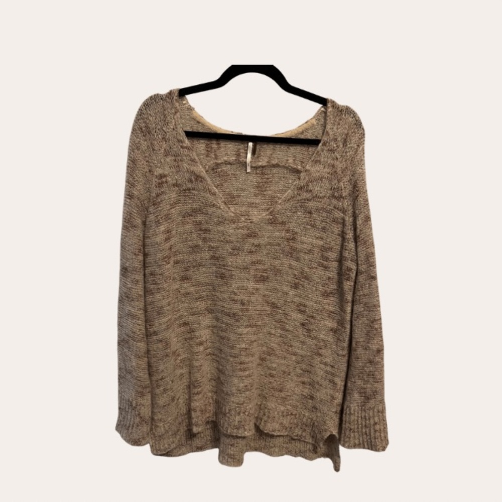 Free People / Women’s Sweater / Over-Sized / Medium